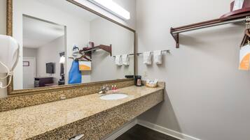 Combined shower/tub, deep soaking tub, free toiletries, hair dryer