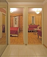 Suite | Egyptian cotton sheets, premium bedding, in-room safe