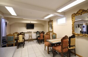 Free daily continental breakfast