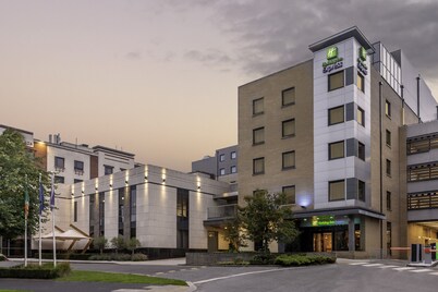 Holiday Inn Express Hotel Dublin Airport, an IHG Hotel