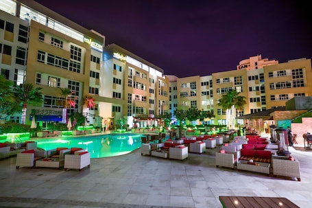 Outdoor pool. Elite Seef Residence & Hotel