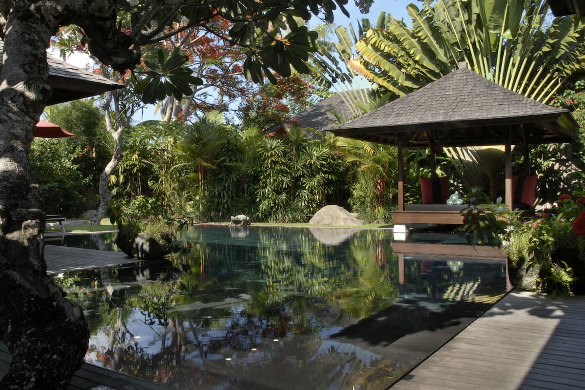 Villa de lujo, acceso a la piscina (Luxury IV)
