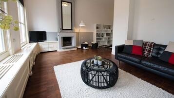 Safe på rommet, skrivebord, strykejern/-brett og wi-fi (inkludert)