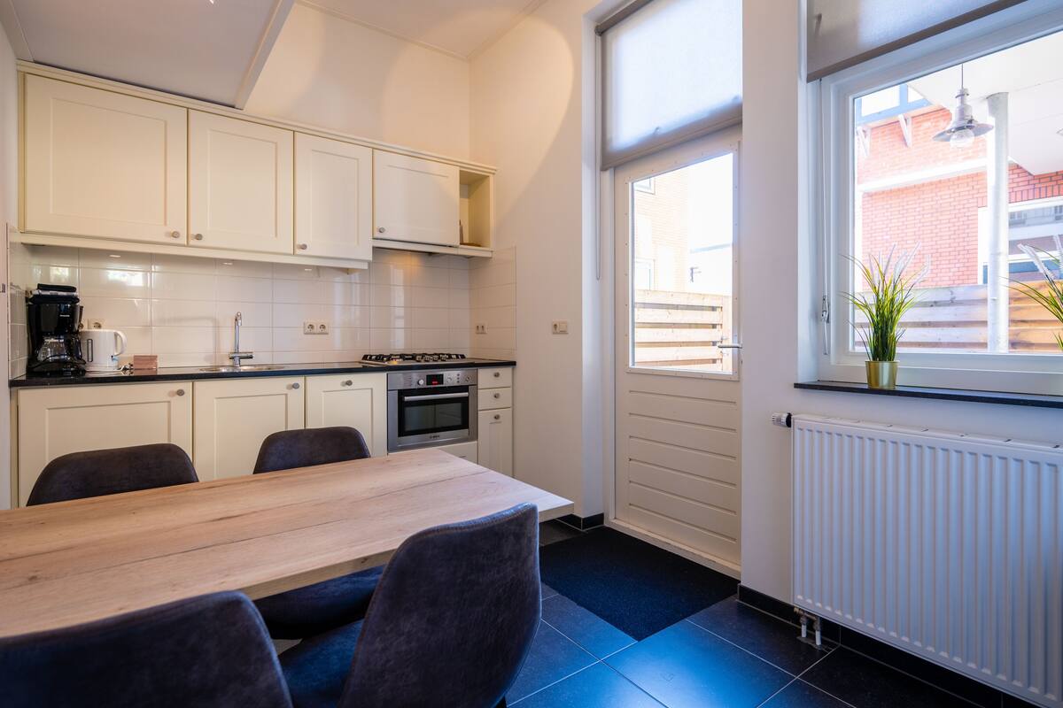 standard apartment, 2 single beds, non smoking, terrace (separate living room) | in-room dining