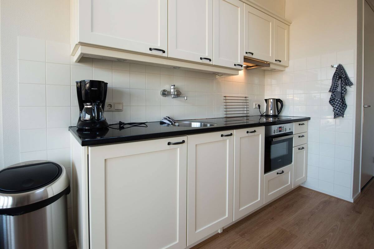 1 bedroom, in-room safe, desk, iron/ironing board