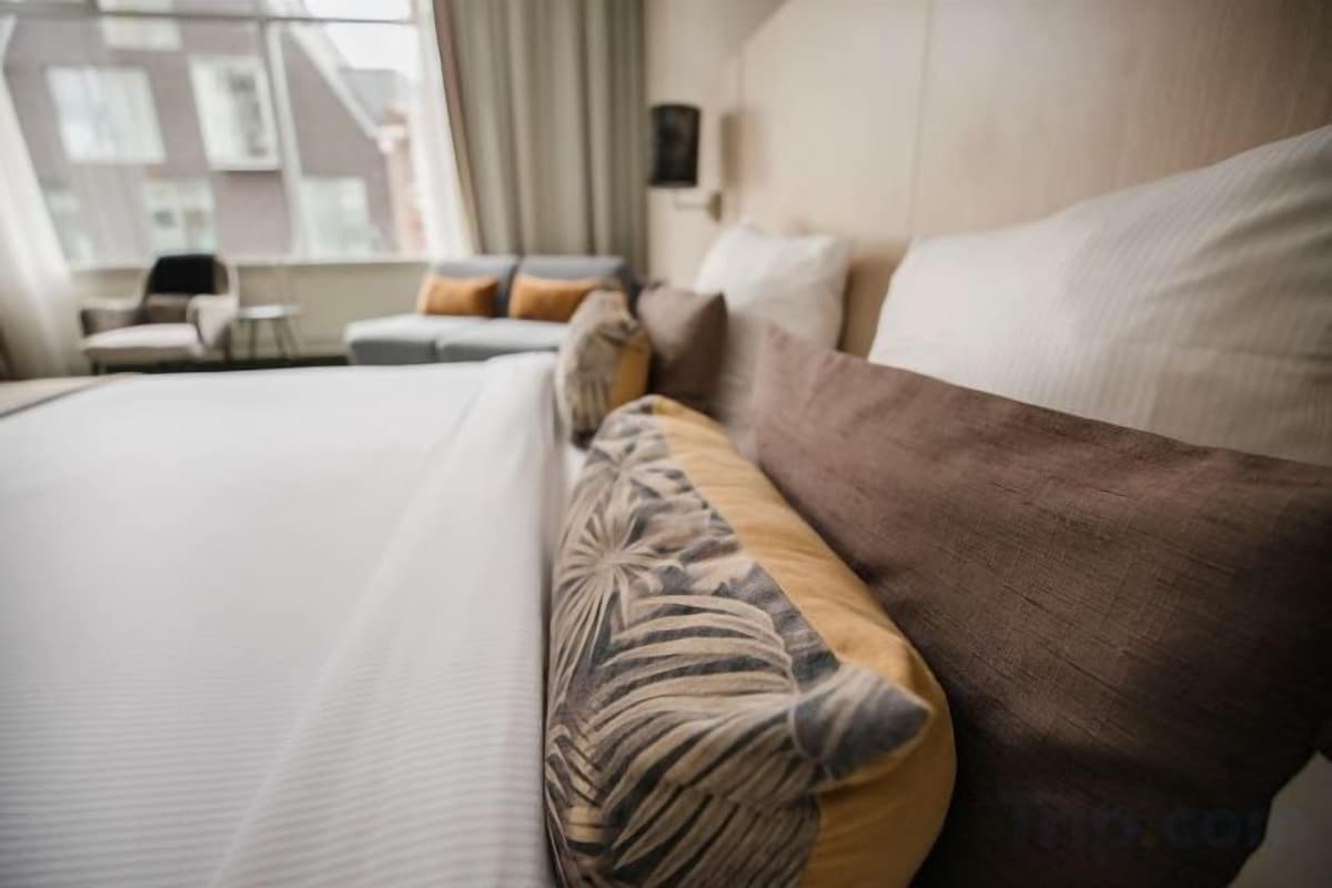 In-room safe, desk, iron/ironing board (on request), free WiFi