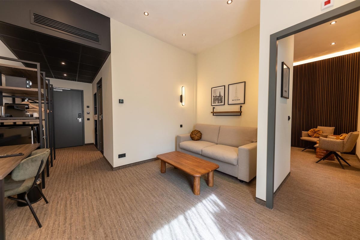 1 bedroom, in-room safe, desk, iron/ironing board