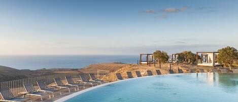 Innenpool, Außenpool