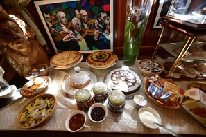 Desayuno bufé gratuito y diario