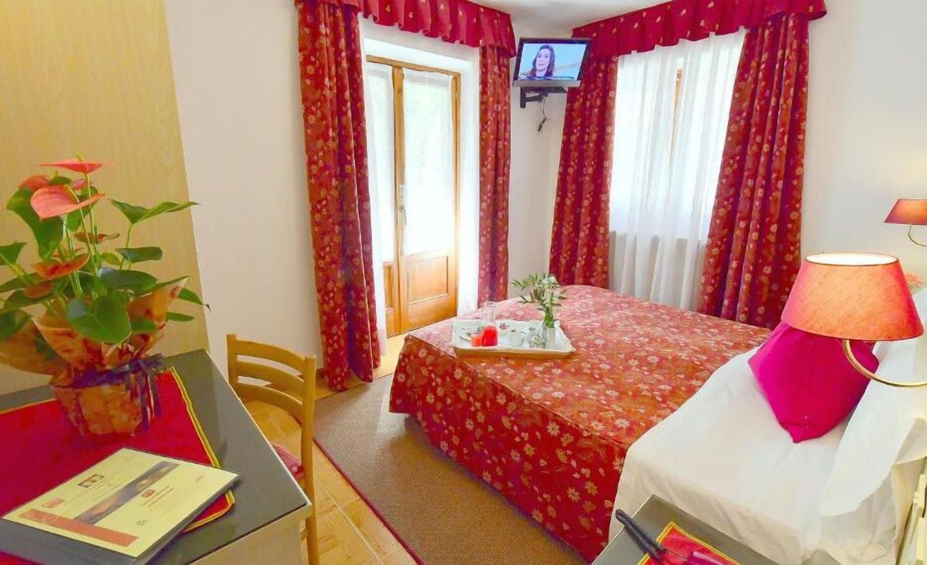 Habitación doble económica | Sábanas italianas Frette y ropa de cama hipoalergénica 