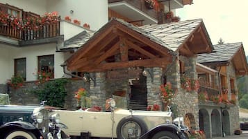 Esterni