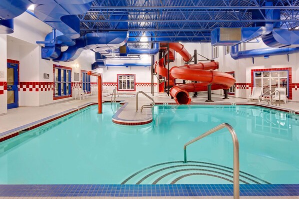 Indoor pool - Ramada by Wyndham Stettler (Stettler)