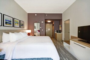 Kamar, 1 Tempat Tidur King, akses difabel | Brankas, meja kerja, setrika/meja setrika, dan tempat tidur bayi gratis