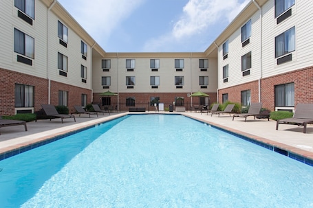 Outdoor pool. Holiday Inn Express Charles Town by IHG