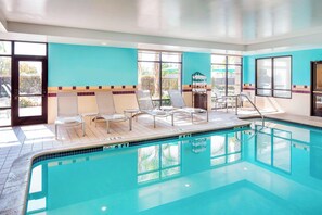 Indoor pool - SpringHill Suites by Marriott Bakersfield (Bakersfield)