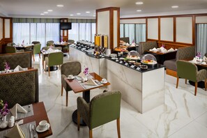 Daily buffet breakfast (AED 50 per person) - Savoy Park Hotel Apartments (Dubai)