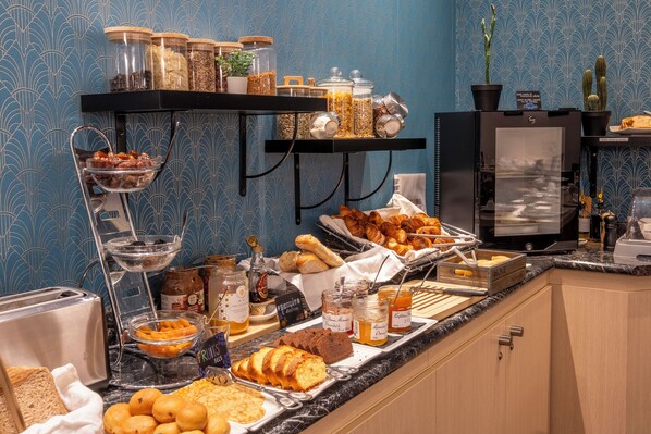 Daily buffet breakfast (EUR 17 per person)