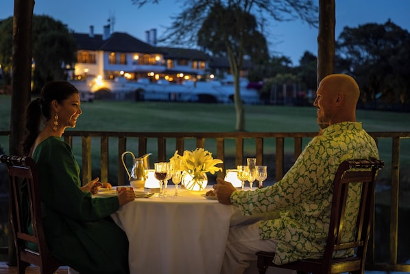 4 restaurants servant le petit déjeuner, spécialités Cuisine locale