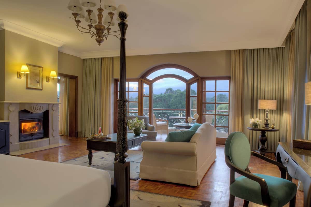 Suite Junior, 1 très grand lit (Manor) | Literie hypoallergénique, surmatelas, minibar