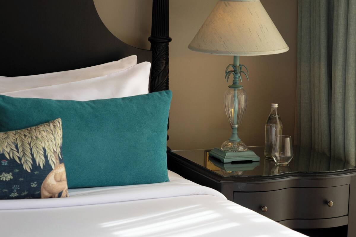Suite, 1 King Bed (Manor Equatorial) | 1 bedroom, hypo-allergenic bedding available, pillowtop beds, minibar