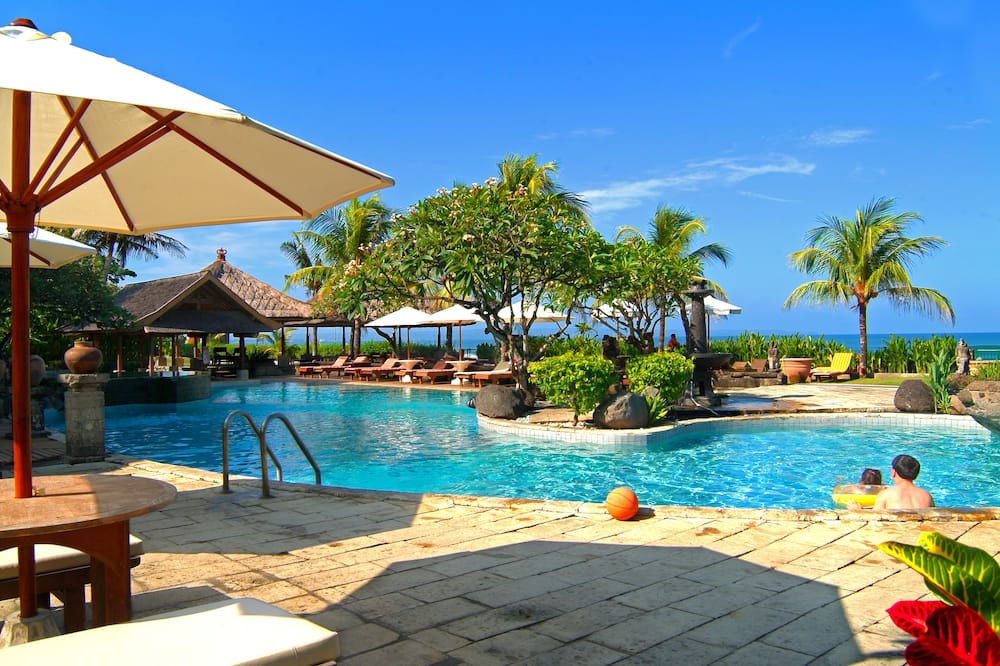 Grand Balisani Suites Hotel