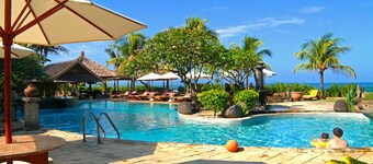 Grand Balisani Suites Hotel