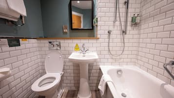 Traditional Double Room, 1 Double Bed | Bathroom