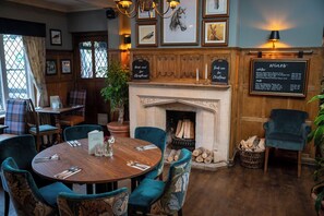 Restaurant - The Ely Hotel by Greene King Inns (Camberley)