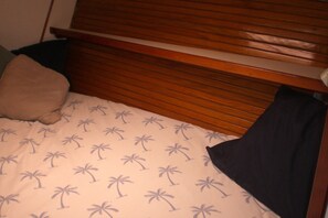 Wild Thing 44' Sailboat includes 2-hour Sunset Cruise | 2 bedrooms, individually decorated, individually furnished, free WiFi - Key West Sailing Adventure (Key West)