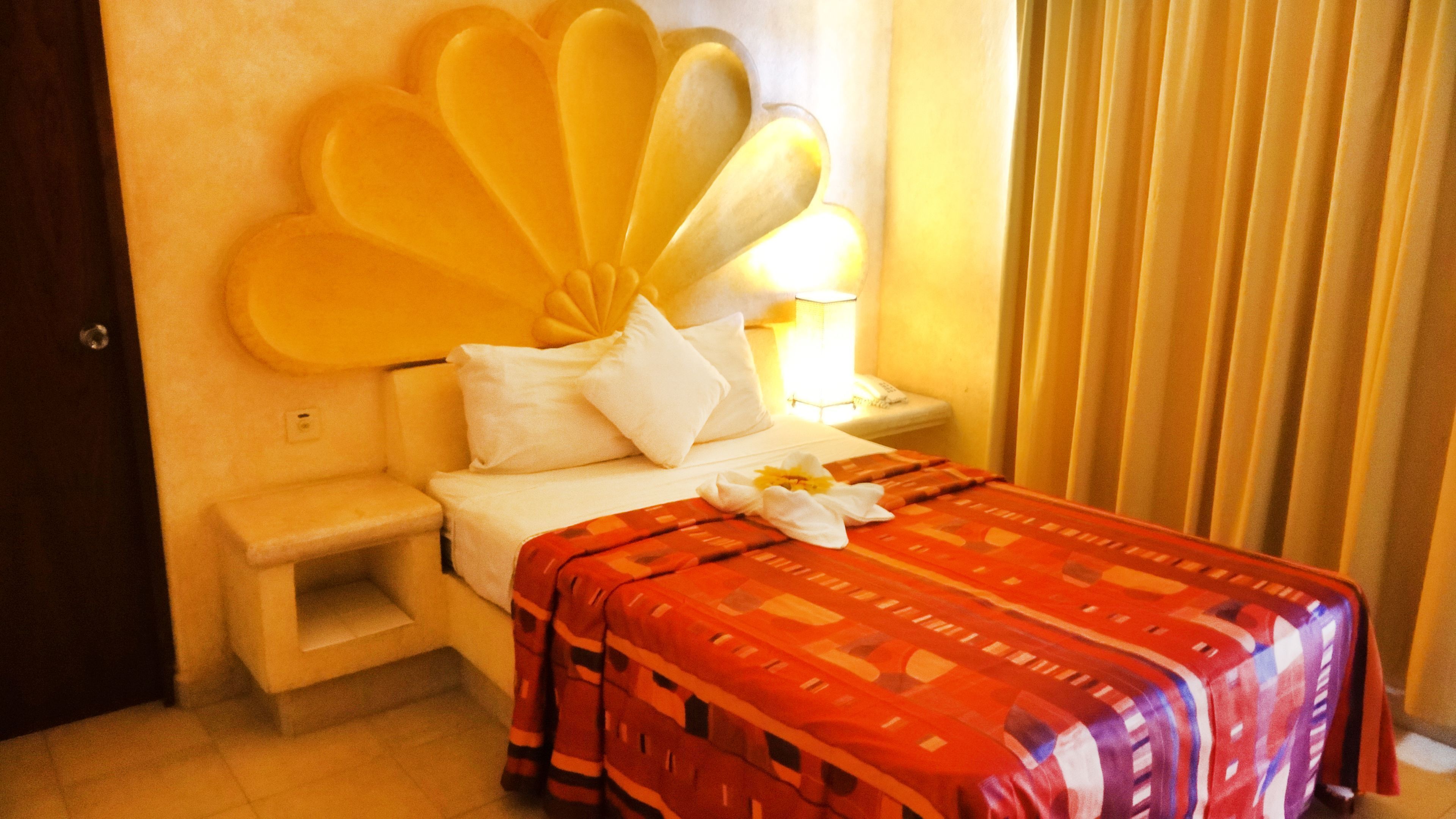In-room safe, free WiFi