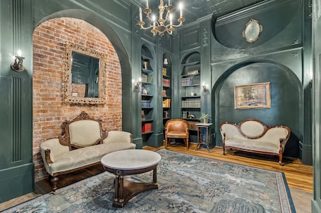 Library. The Historic Grand Canyon Hotel