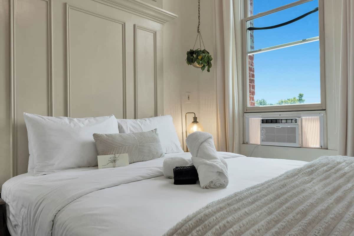 two room double queen - suite 10 | 2 bedrooms, premium bedding, memory-foam beds, individually decorated