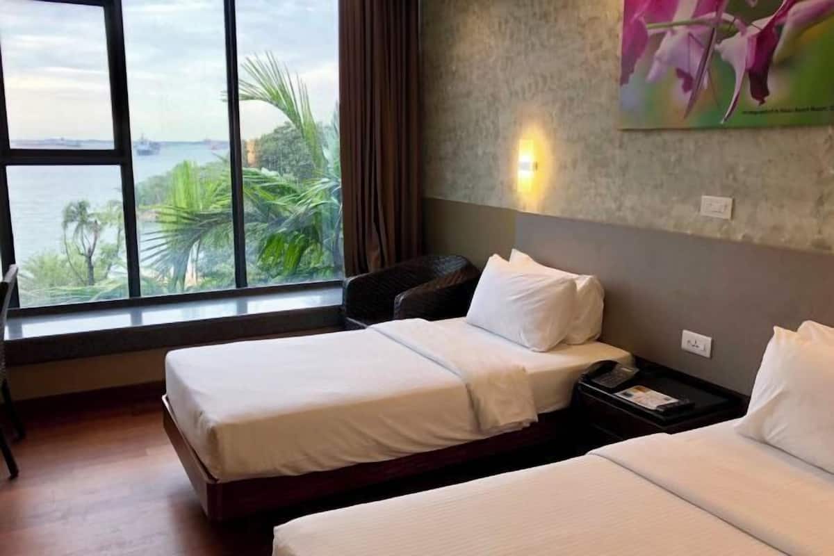 Premium bedding, in-room safe, individually decorated