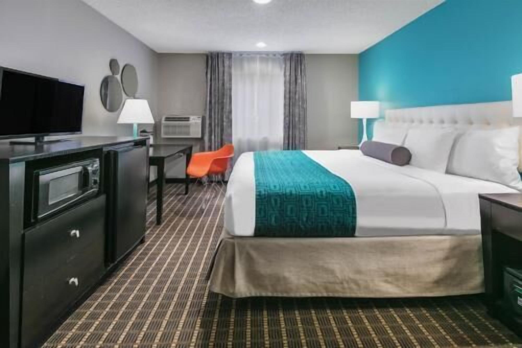 In-room safe, desk, laptop workspace, blackout drapes