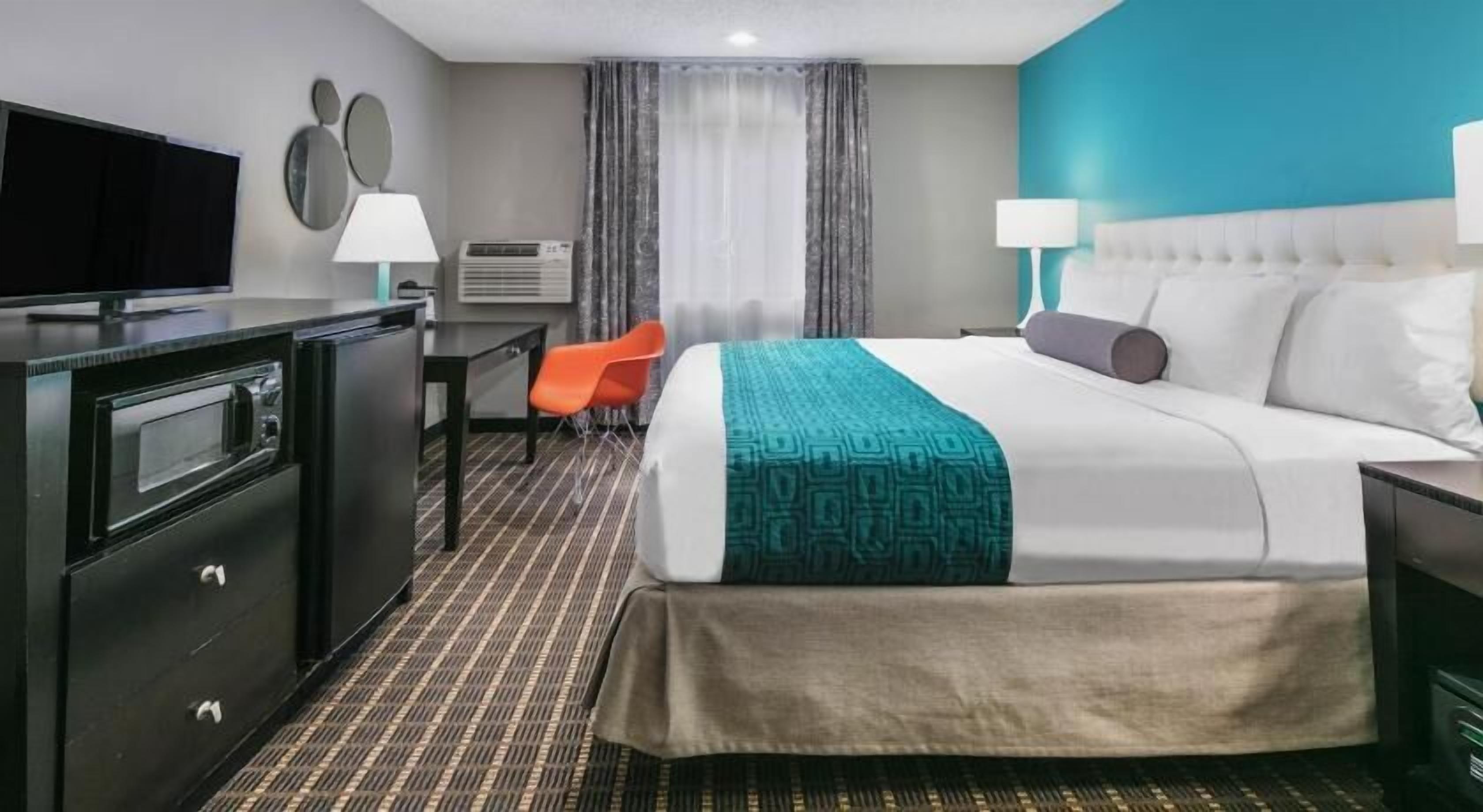 In-room safe, desk, laptop workspace, blackout drapes