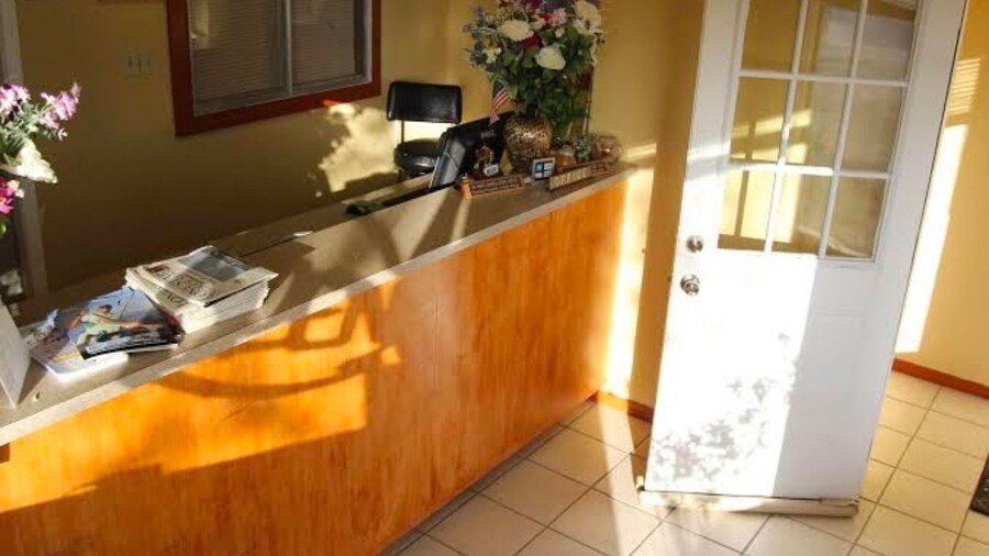 Lakeside Inn & Suites by OYO Mathis I 37