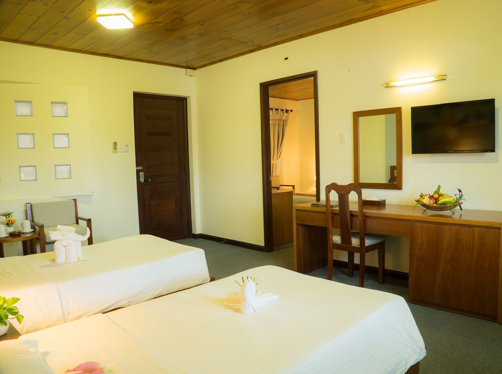 Minibar, in-room safe, iron/ironing board, free WiFi