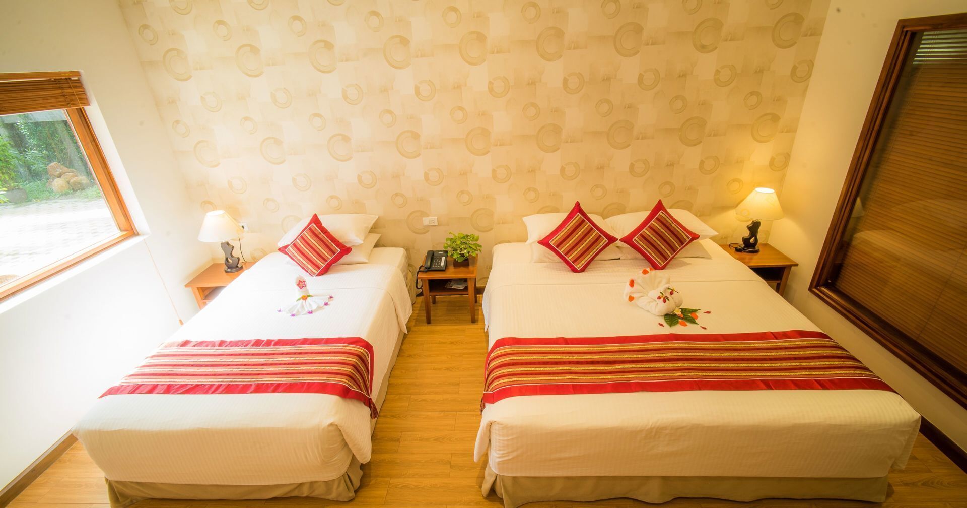 Minibar, in-room safe, iron/ironing board, free WiFi