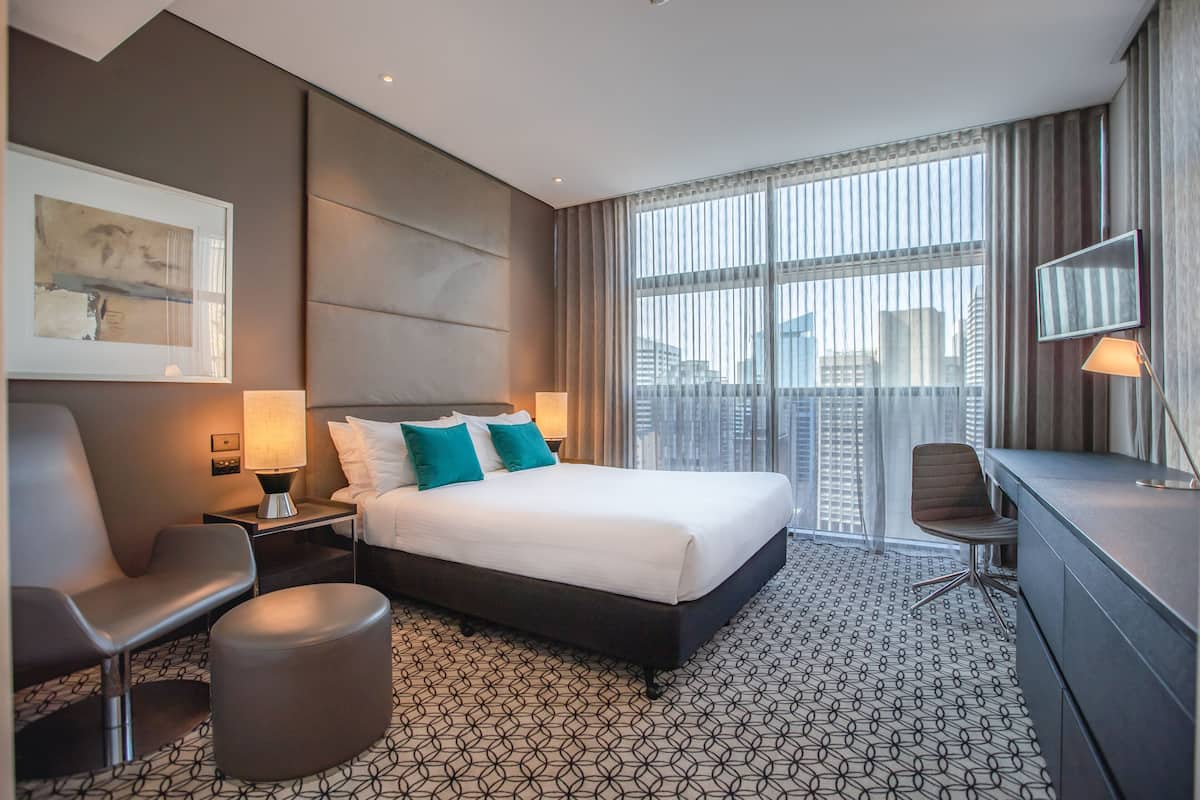 Premium bedding, in-room safe, desk, laptop workspace
