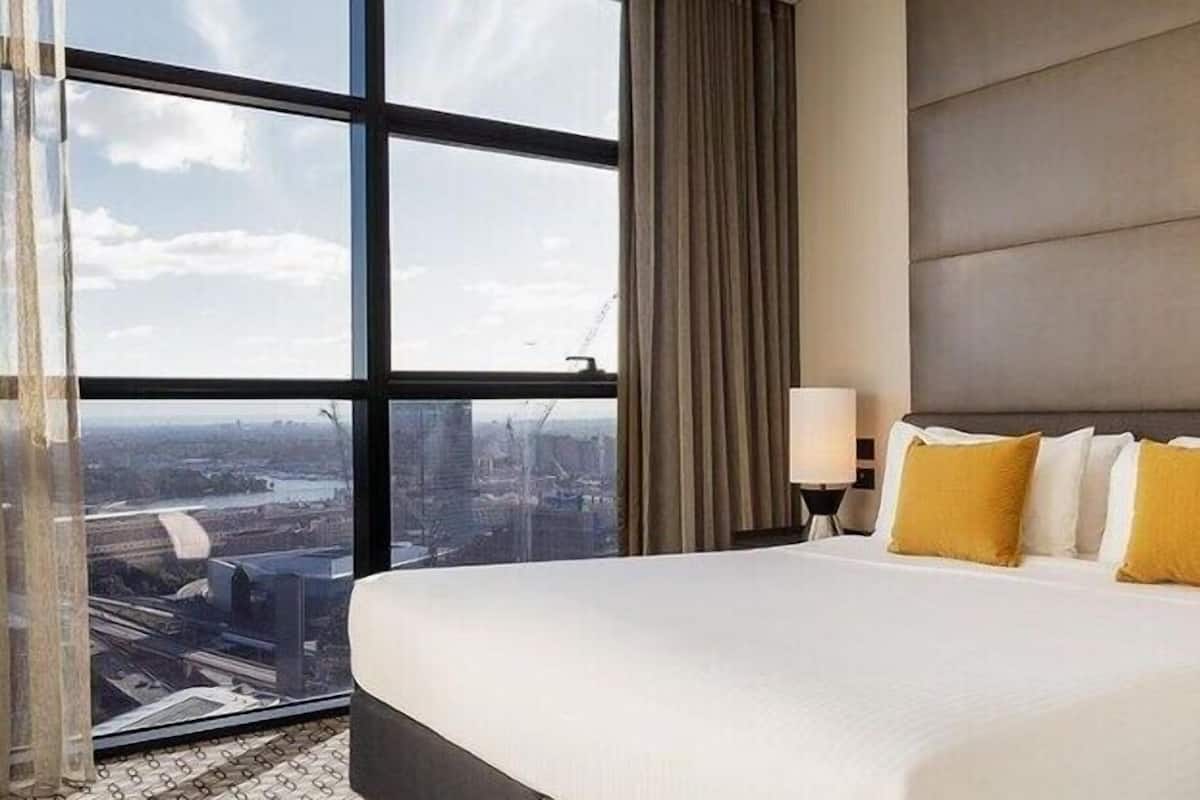 Premium bedding, in-room safe, desk, laptop workspace