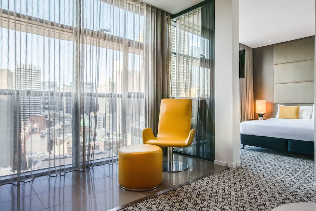 Premium bedding, in-room safe, desk, laptop workspace