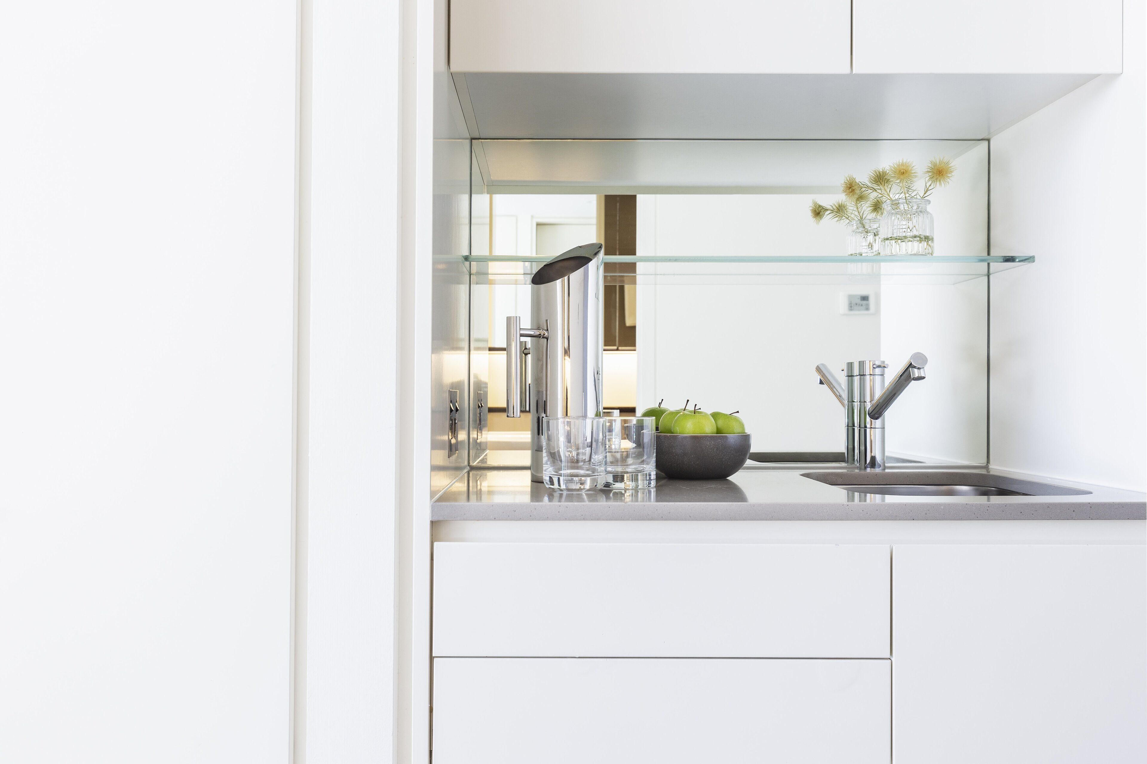 premium bedding, in-room safe, desk, laptop workspace