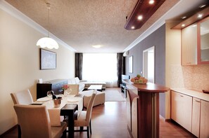 Apartment, 1 Bedroom, Kitchenette | Private kitchen
