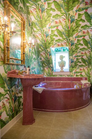 Suite Premium, 1 cama King size | Sábanas de algodón egipcio y ropa de cama hipoalergénica 