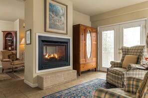 The Kinsale Suite | Living area