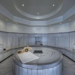Indoor spa tub