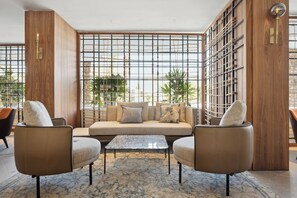 Coin salon dans le hall