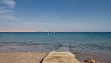 Beach nearby, sun-loungers, beach umbrellas, beach towels