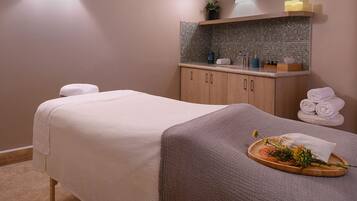 Lichaamsbehandelingen, aromatherapie, diepe bindweefselmassages