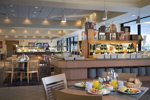 Free daily buffet breakfast - Lagoona by Isrotel Collection (Eilat)